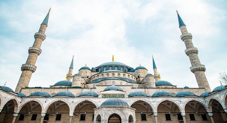 Blue Mosque (Sultanahmet Camii)